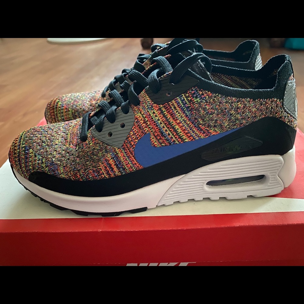Women’s Nike Air Max 90